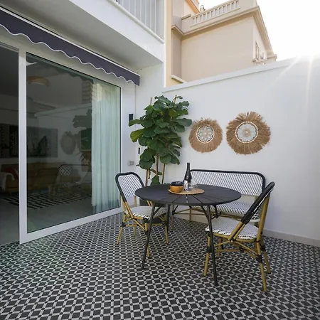 Apartment Townhouse In Palmas Near Playa Alcaravaneras