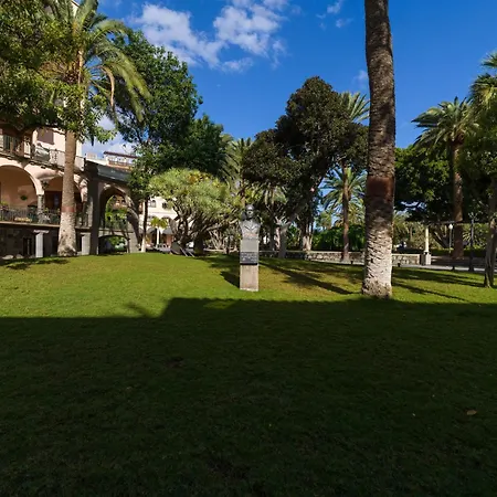 Townhouse In Palmas Near Playa Alcaravaneras Apartment *