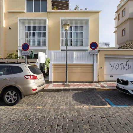 Townhouse In Palmas Near Playa Alcaravaneras Apartment Las Palmas de Gran Canaria
